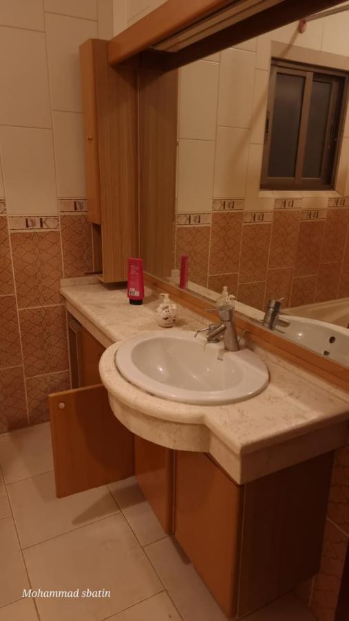 Hôtel Sbatin à Madaba Extérieur photo