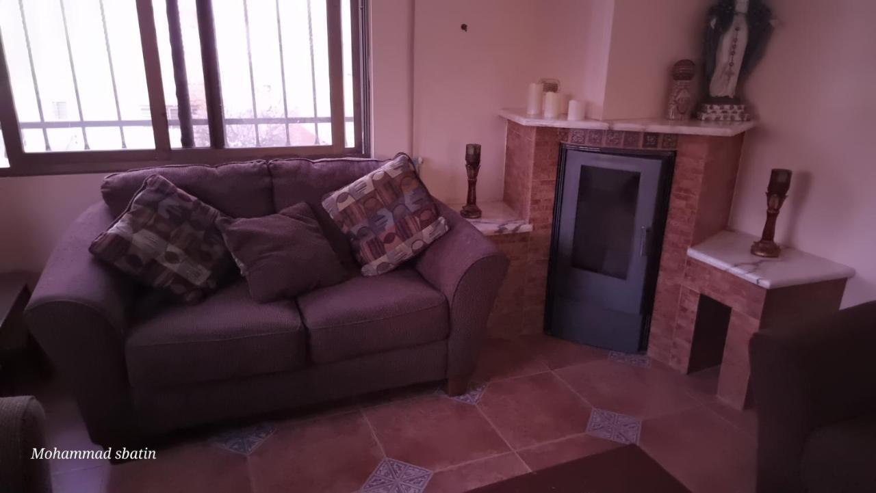 Hôtel Sbatin à Madaba Extérieur photo