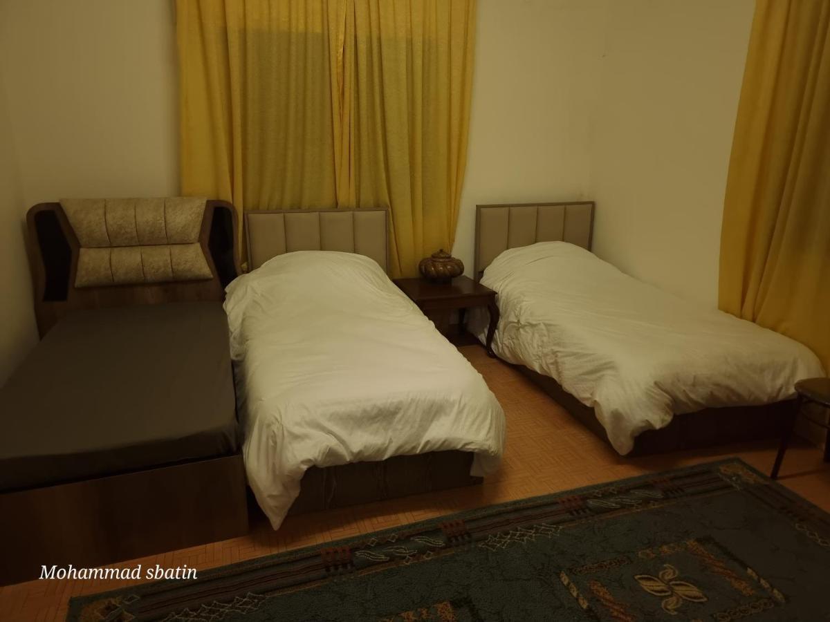 Hôtel Sbatin à Madaba Extérieur photo